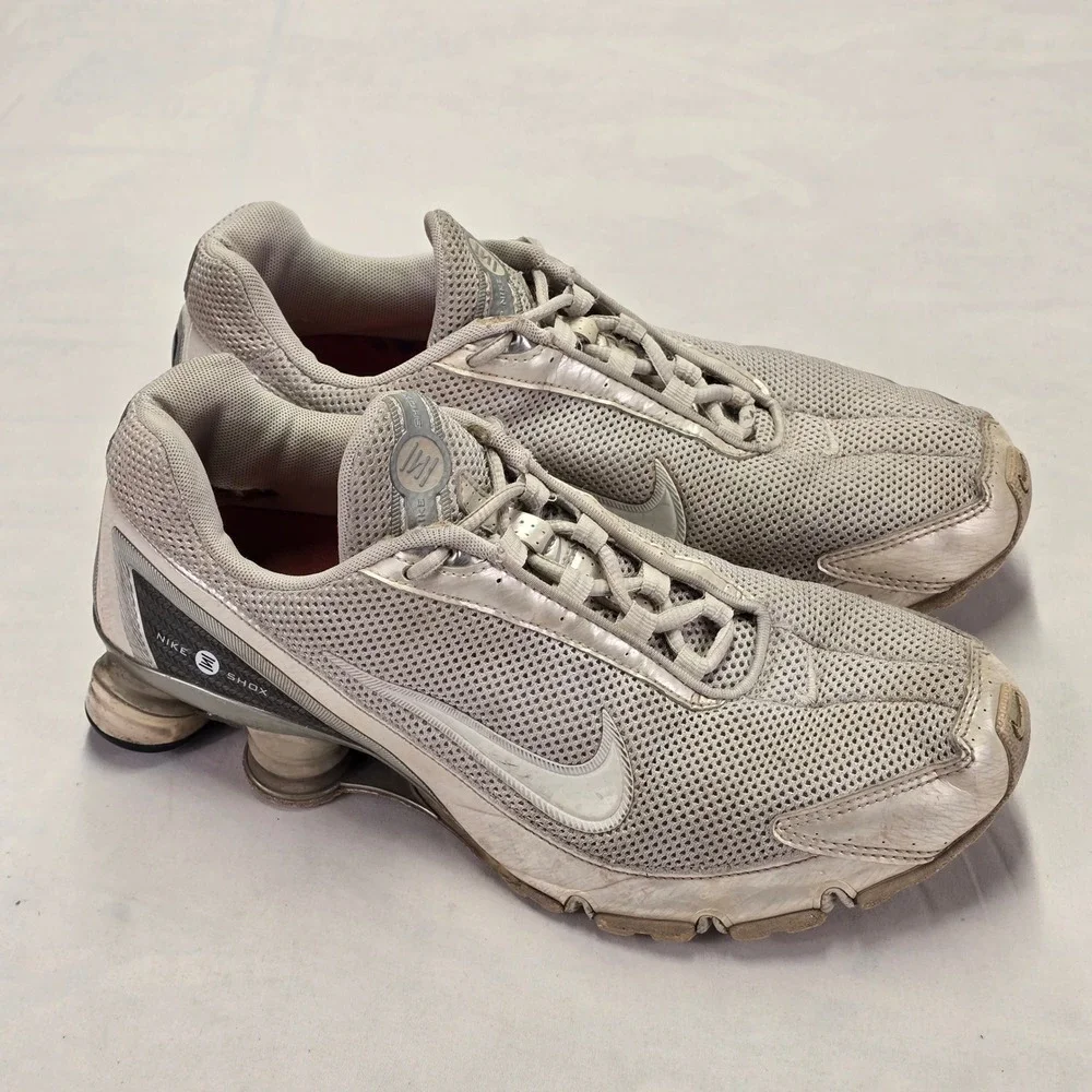 Nike Shox Metallic Silver White Mens Size 9 Vintage 2006 Shoes 315378-112